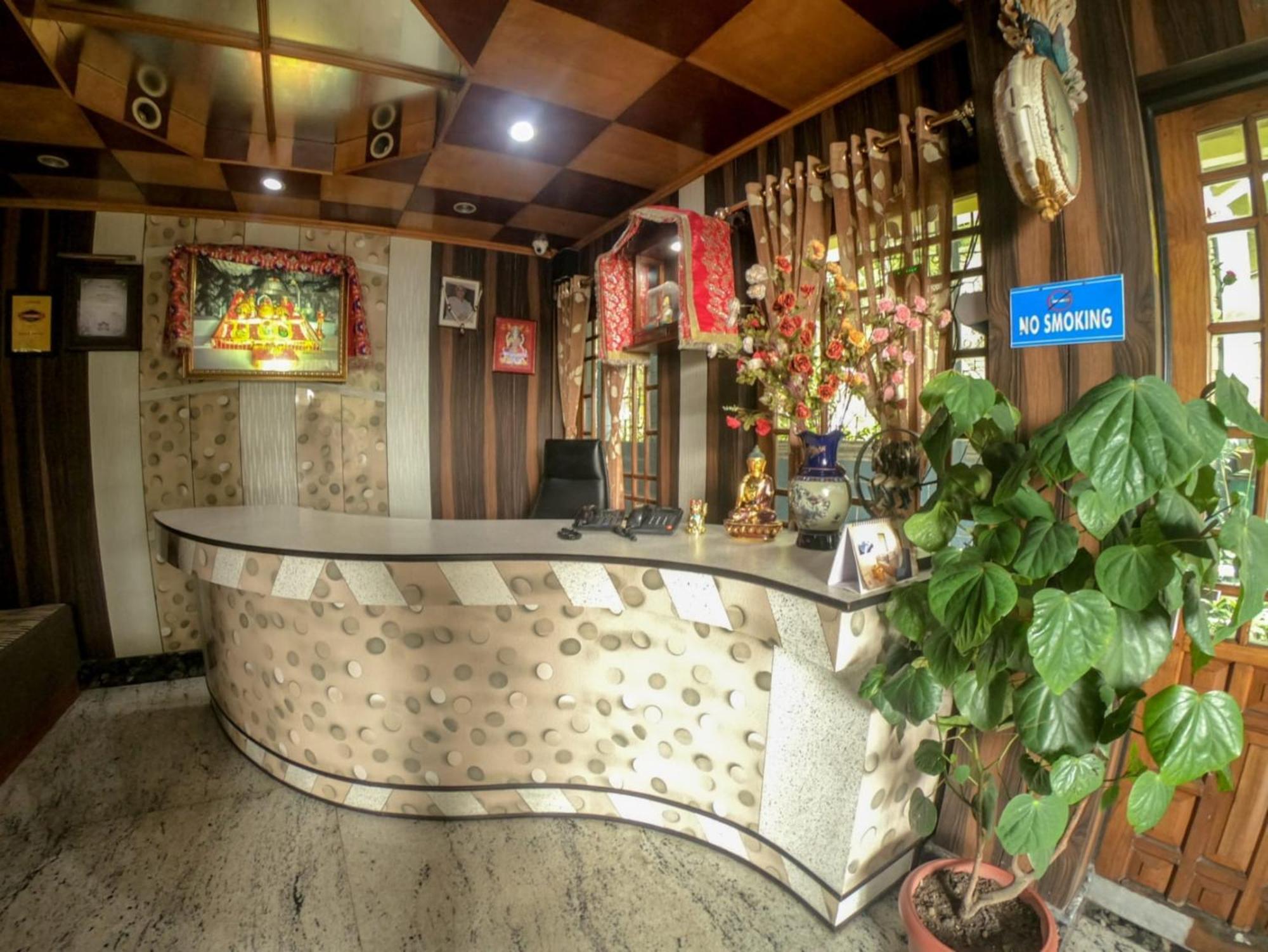 Grg Broadway Mall Road Darjeeling By Royal Collection Hotel エクステリア 写真